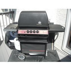 Sterling 40,000 BTU Propane Barbeque BBQ w Side Burner